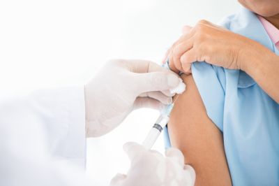 Očkováním bojují zdravotníci Středomoravské nemocniční proti dalšímu šíření nebezpečných spalniček