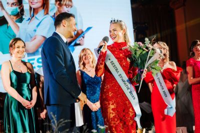 Dětská sestra Dominika Handlová z Nemocnice AGEL Šternberk zvítězila v soutěži Sestra sympatie 2025